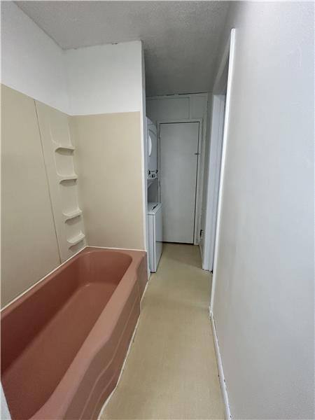 Apartment for rent at 212 1 2 Main St, Toronto, OH 43964
