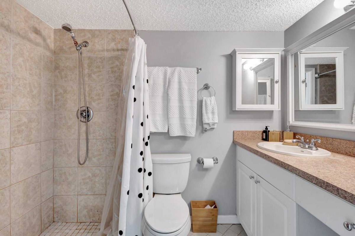 Townhouse for rent at 1586 Shaker Circle, Wellington, FL 33414