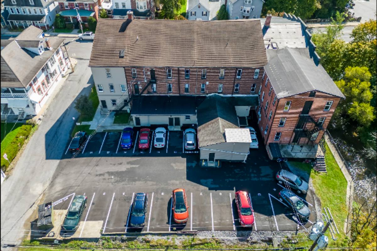 Apartment for rent at 9-23 E Main St, Kutztown, PA 19530
