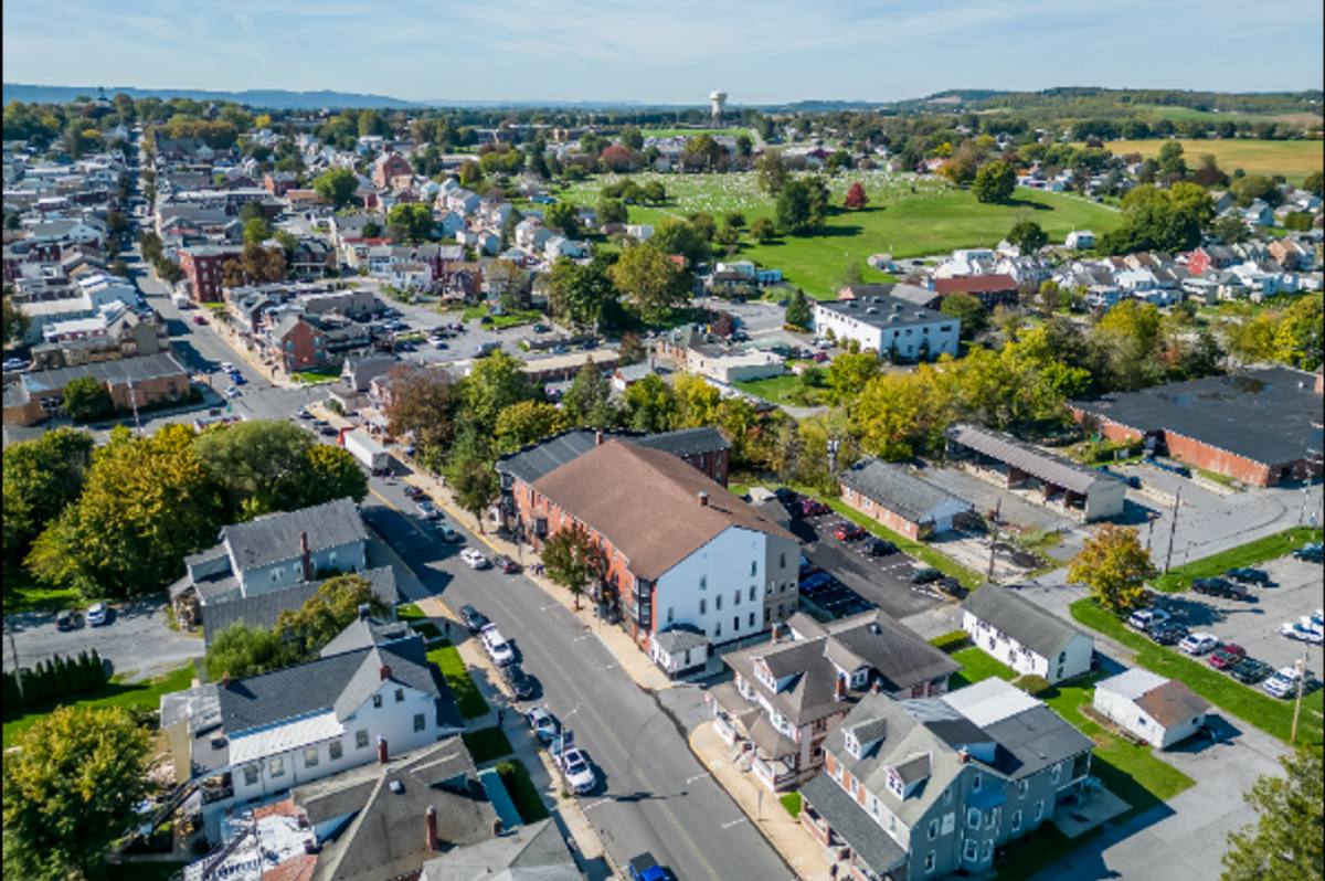 Apartment for rent at 9-23 E Main St, Kutztown, PA 19530