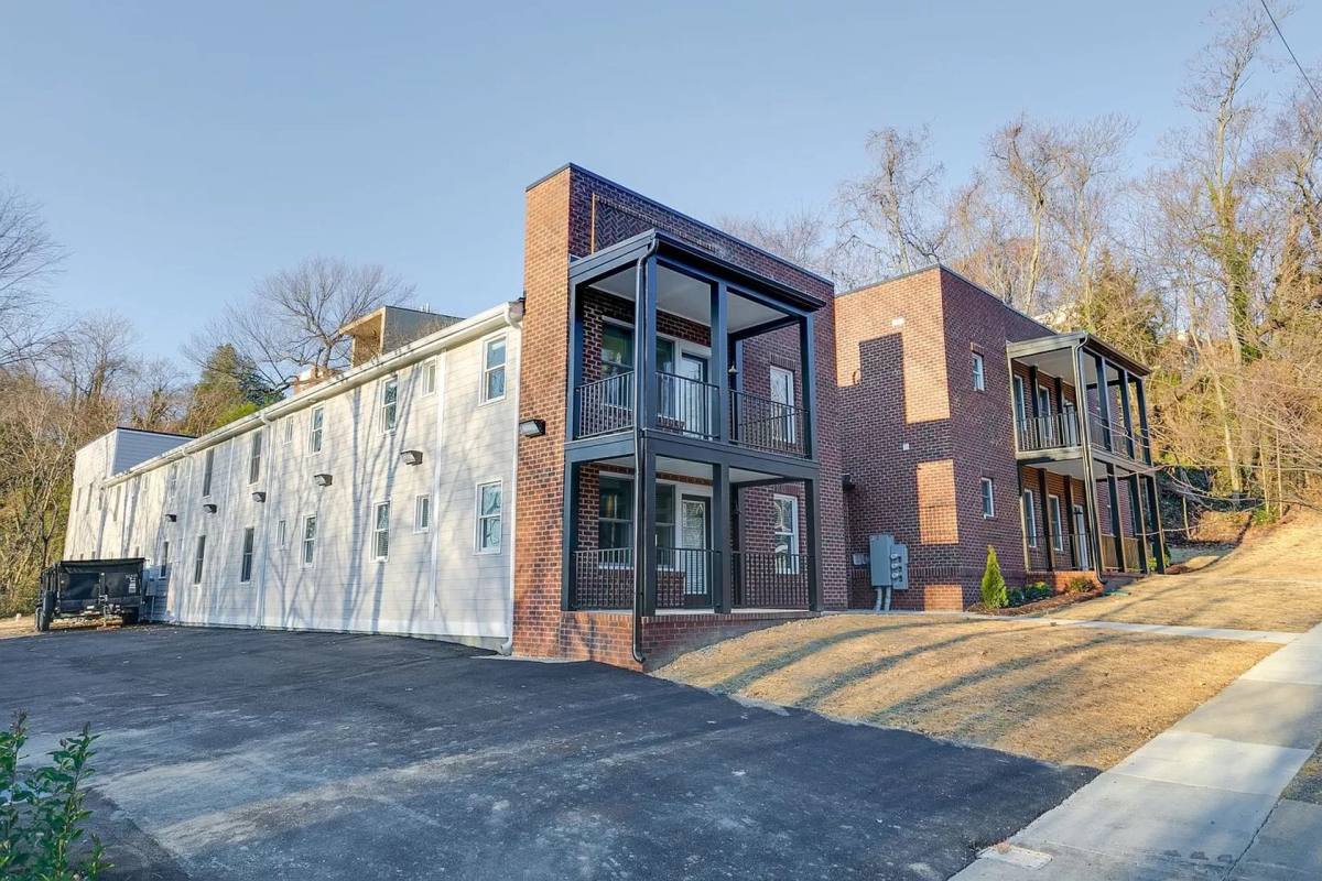 Apartment for rent at 3005 E Franklin St, Richmond, VA 23223