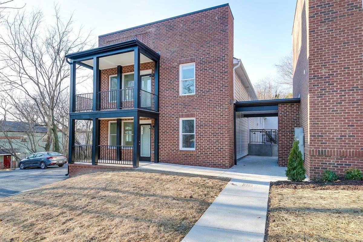 Apartment for rent at 3005 E Franklin St, Richmond, VA 23223