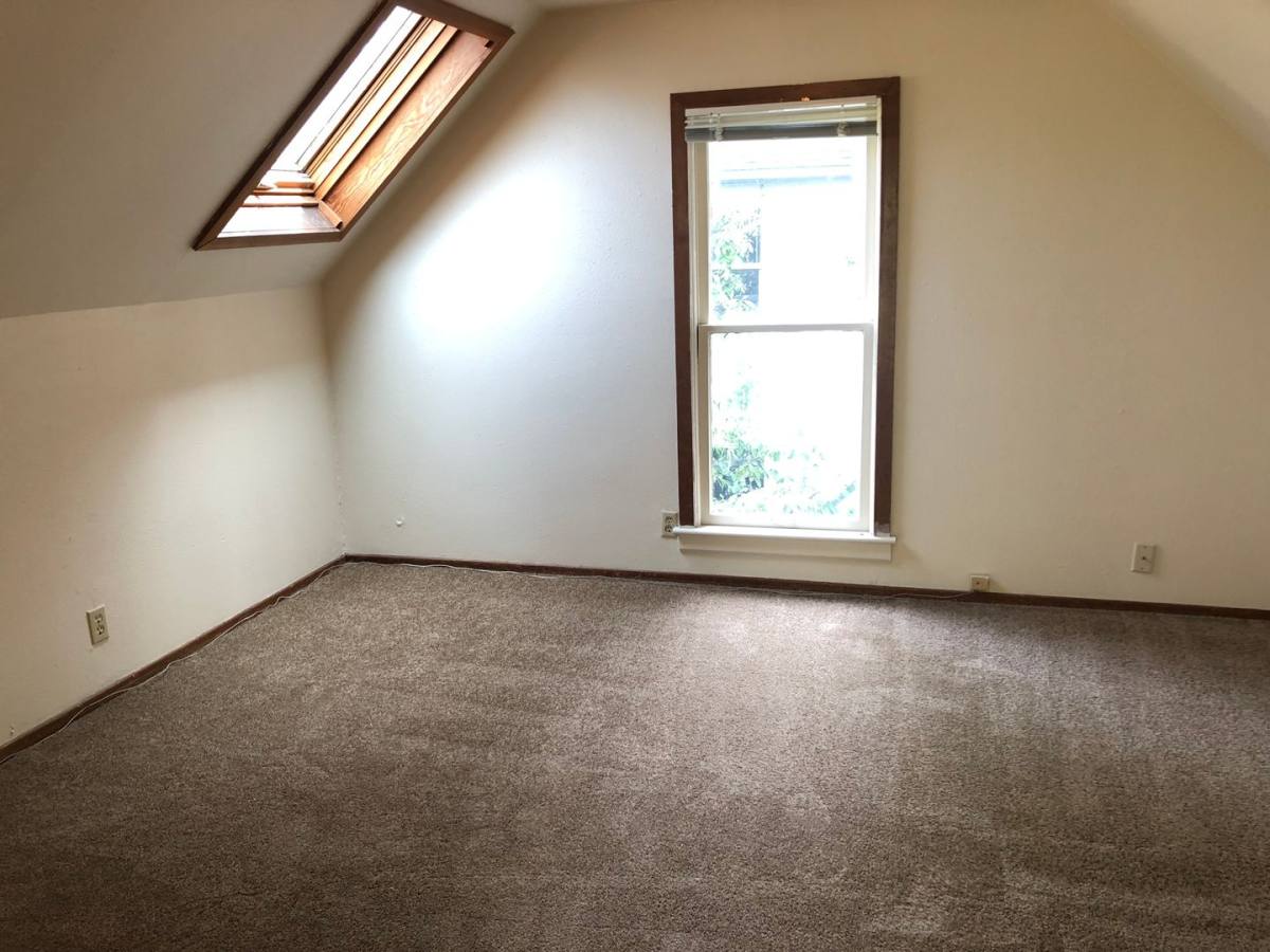 Apartment for rent at 312 314 316 E, Eugene, OR 97401
