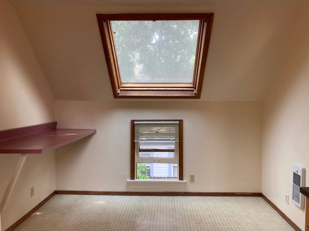 Apartment for rent at 312 314 316 E, Eugene, OR 97401