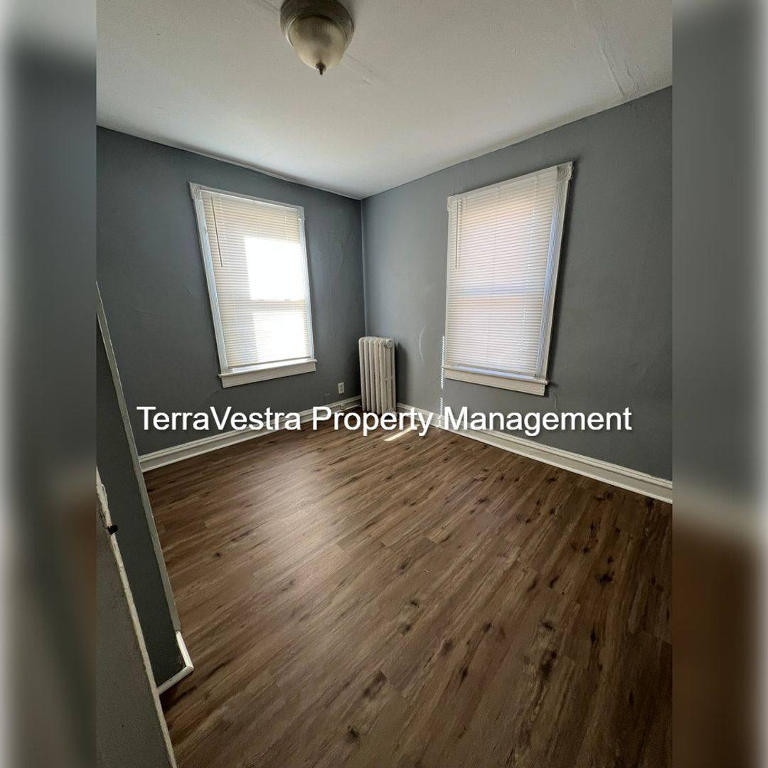 Apartment for rent at 31 S Myrtle, Vineland, NJ 08360
