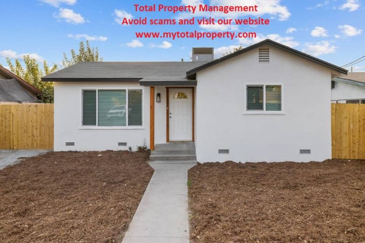 House for rent at 1406 W Roosevelt Ave, Visalia, CA 93291