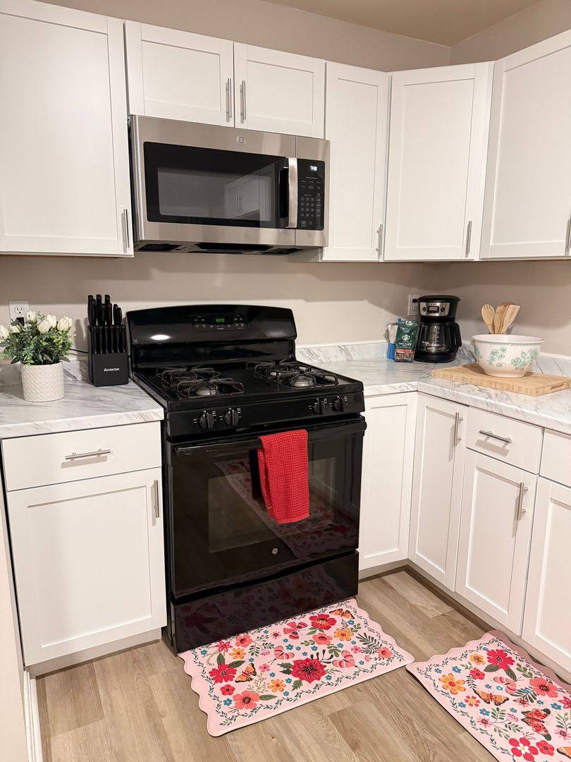Apartment for rent at 33-37 Grant St, Springfield, MA 01109