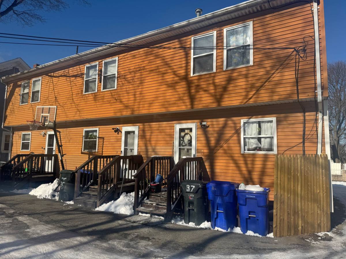 Apartment for rent at 33-37 Grant St, Springfield, MA 01109