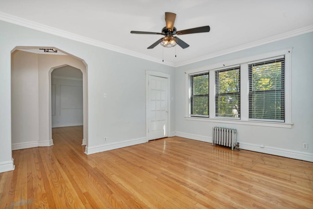 Apartment for rent at 317-325 W Calendar, La Grange, IL 60525