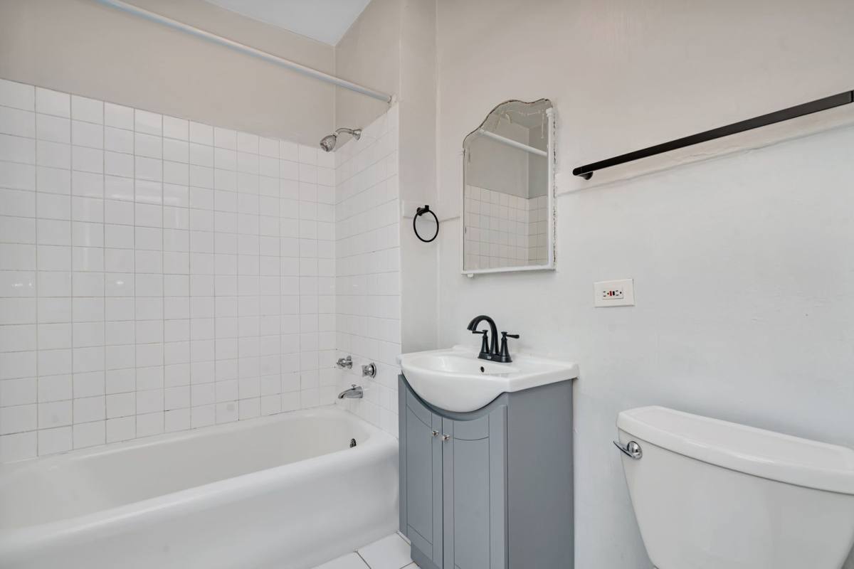 Apartment for rent at 317-325 W Calendar, La Grange, IL 60525