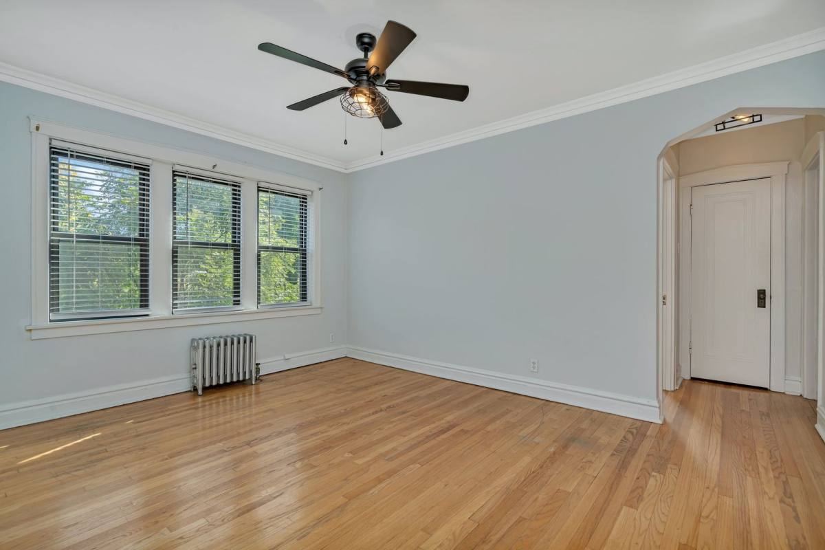 Apartment for rent at 317-325 W Calendar, La Grange, IL 60525