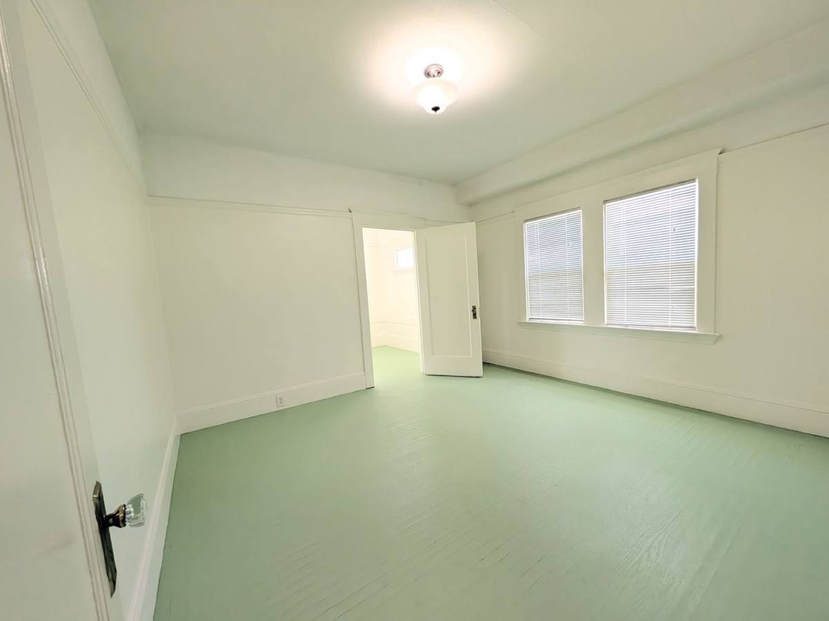 Apartment for rent at 4218-4220 Market St, Emeryville, CA 94608
