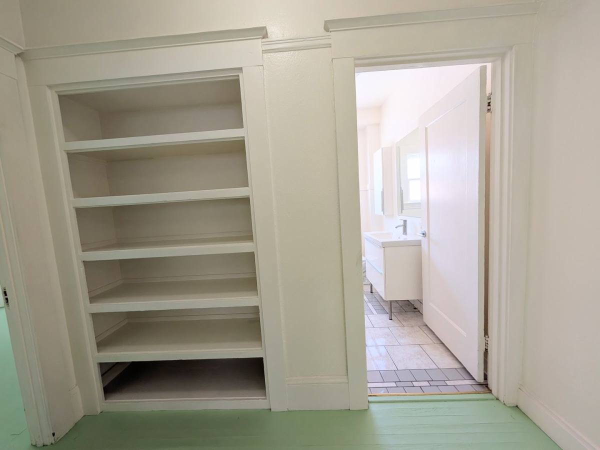 Apartment for rent at 4218-4220 Market St, Emeryville, CA 94608