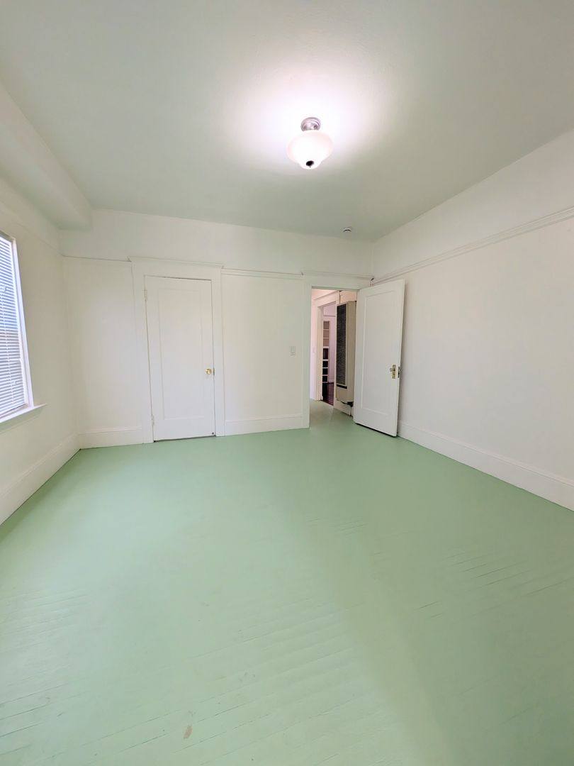 Apartment for rent at 4218-4220 Market St, Emeryville, CA 94608