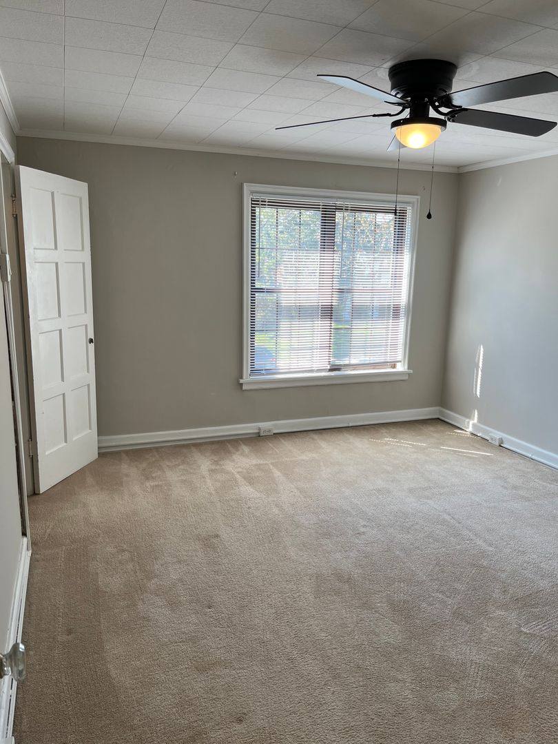 Apartment for rent at 1672-1678 Wyandotte Rd, Columbus, OH 43212