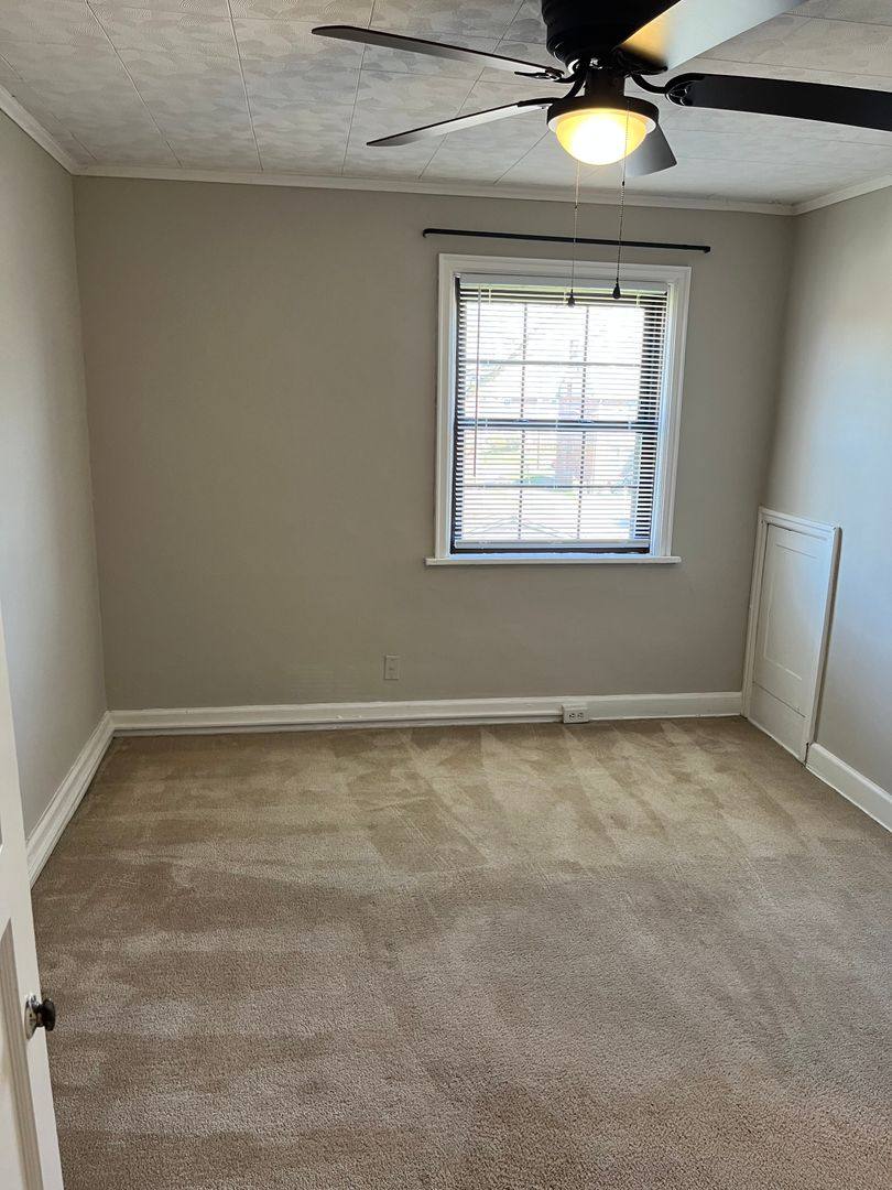Apartment for rent at 1672-1678 Wyandotte Rd, Columbus, OH 43212
