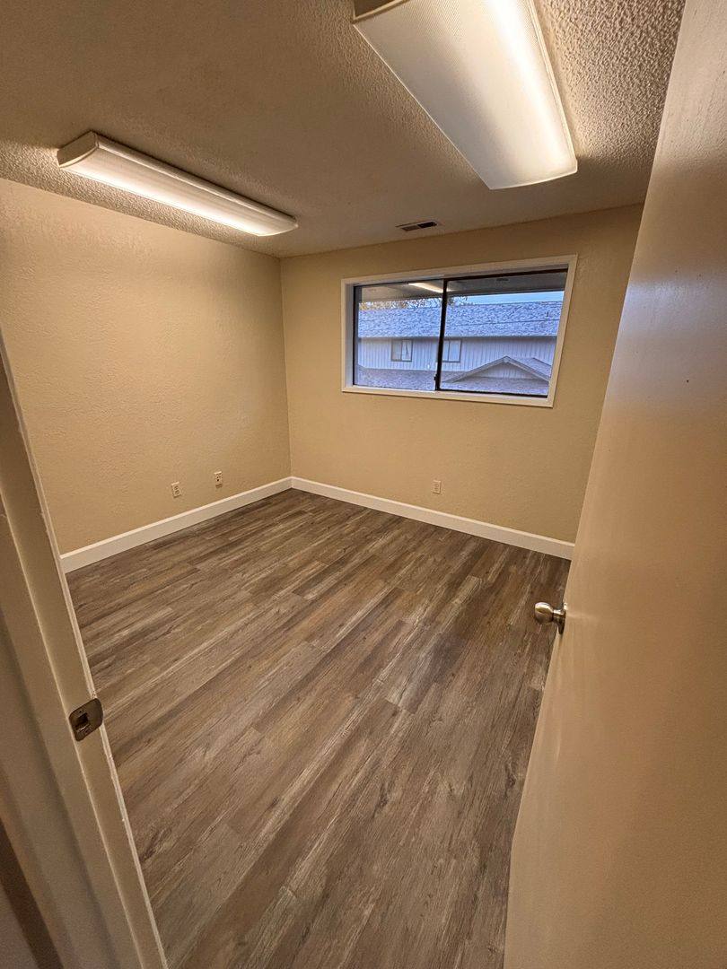 Apartment for rent at 301 Crater Lake Ave, Medford, OR 97504