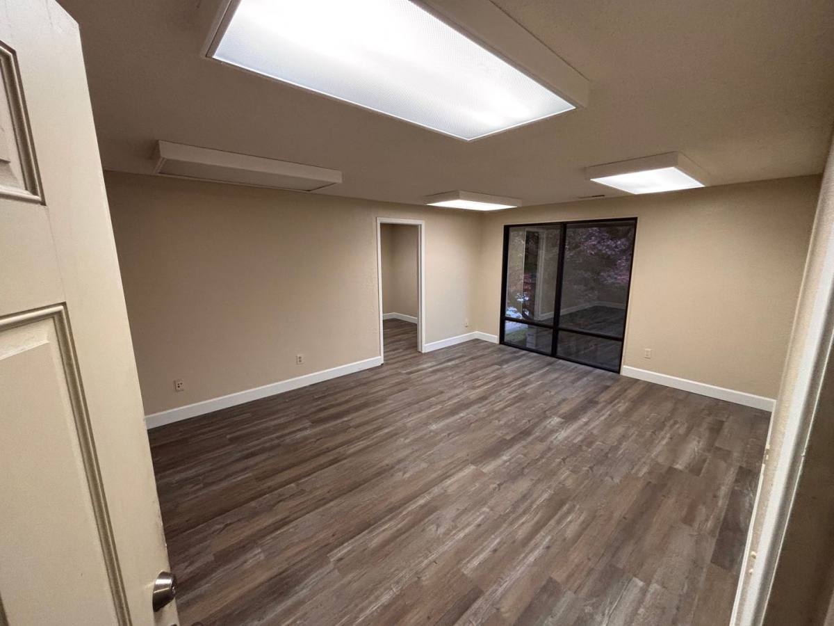 Apartment for rent at 301 Crater Lake Ave, Medford, OR 97504