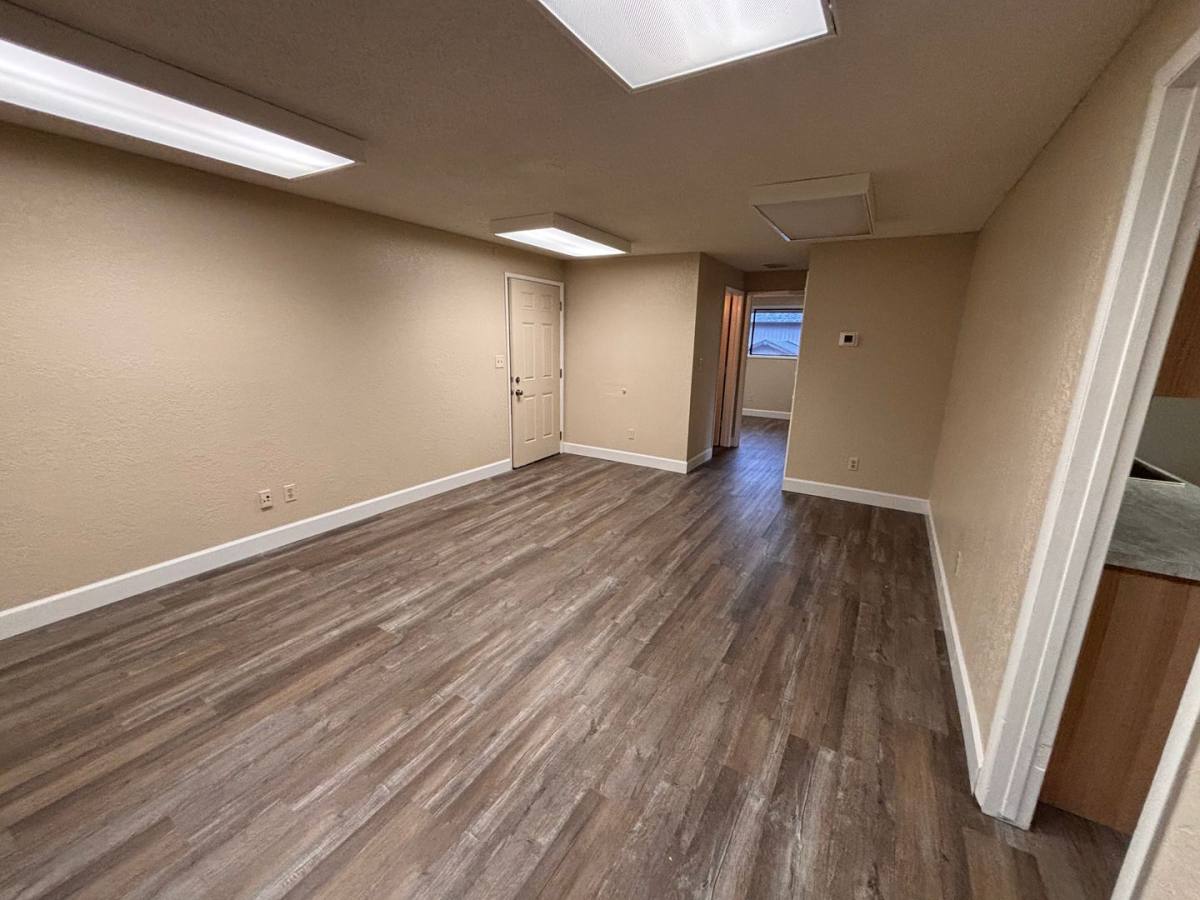 Apartment for rent at 301 Crater Lake Ave, Medford, OR 97504