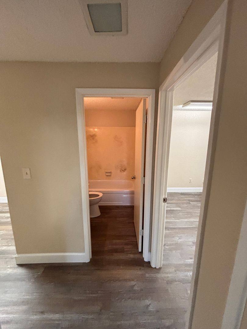 Apartment for rent at 301 Crater Lake Ave, Medford, OR 97504