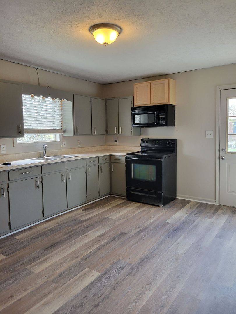 House for rent at 453 Second St, Guthrie, KY 42234