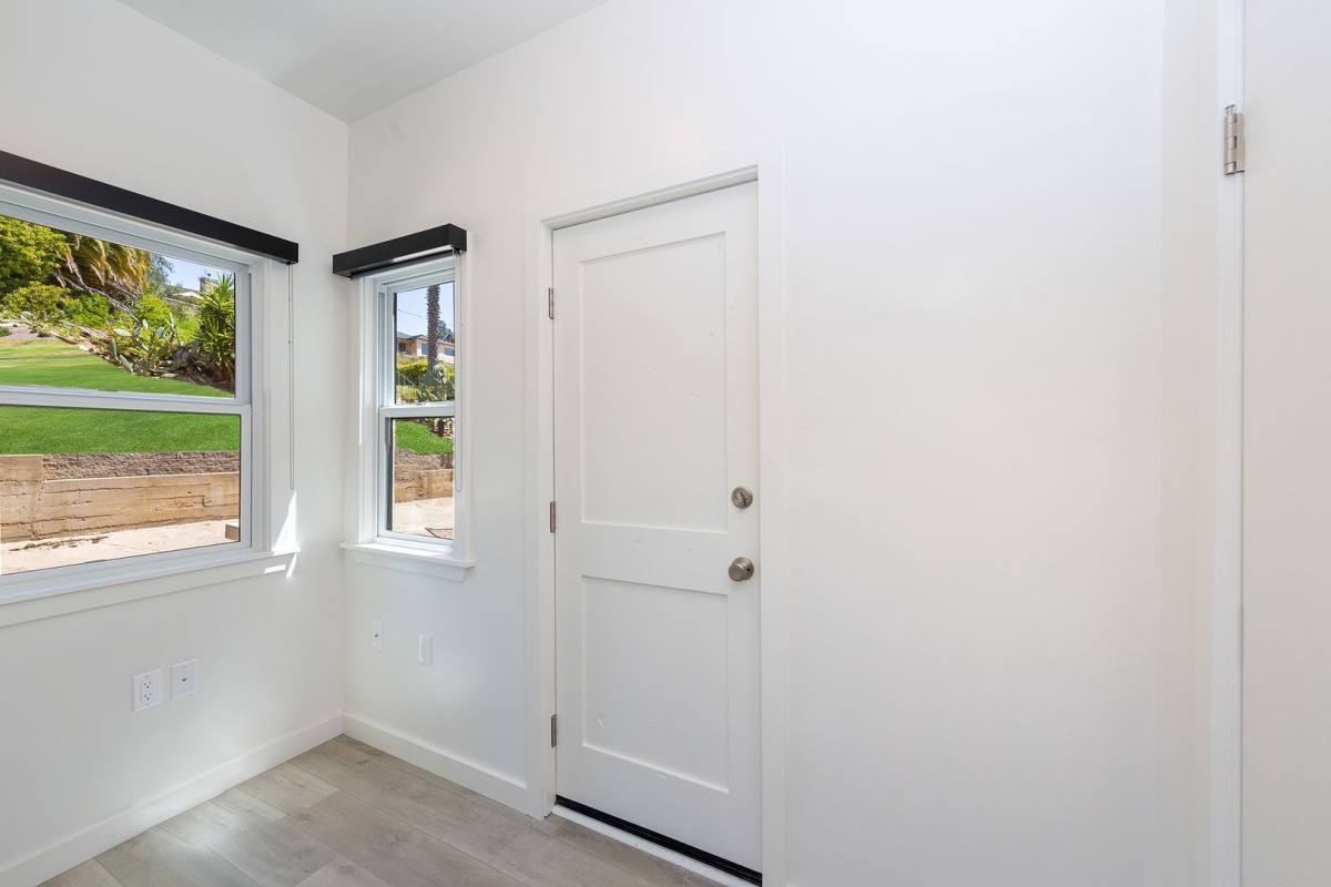 Apartment for rent at 1313 Buena Vista St, Ventura, CA 93001