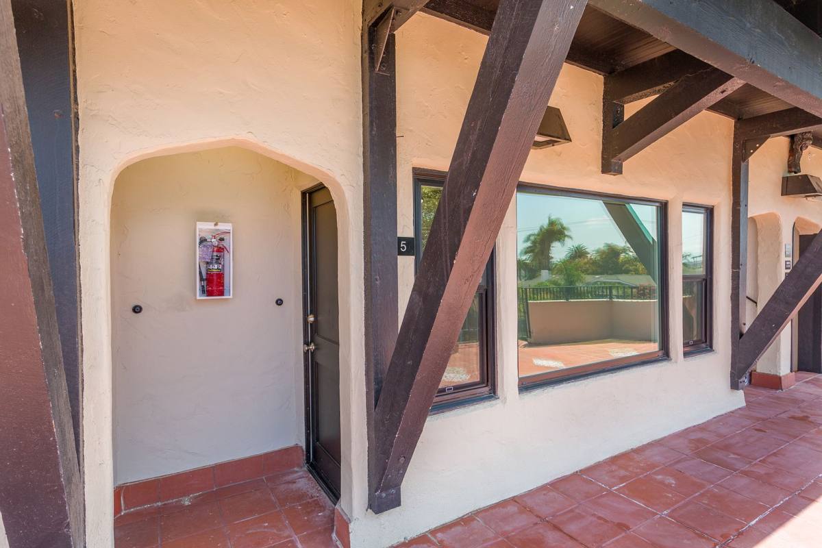 Apartment for rent at 1313 Buena Vista St, Ventura, CA 93001