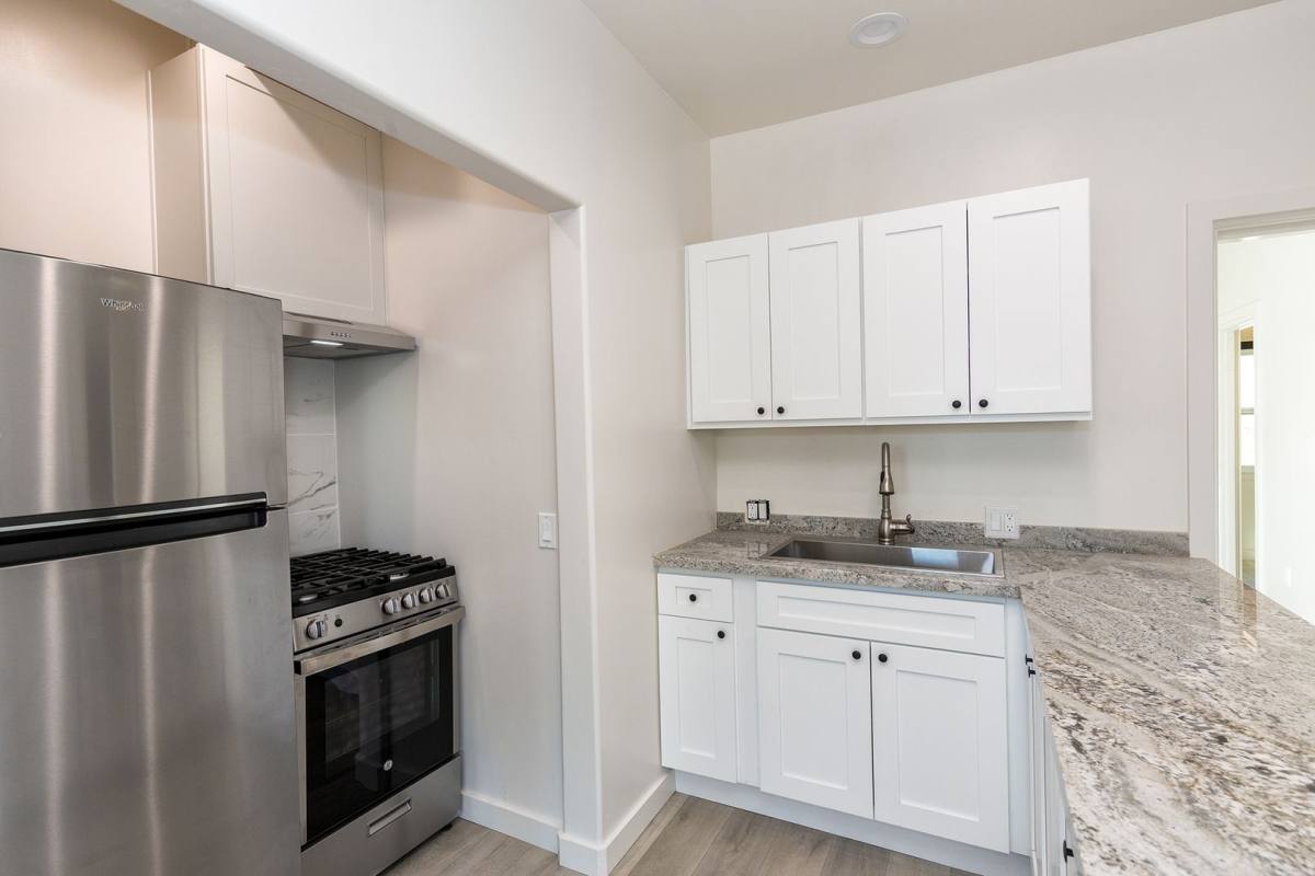 Apartment for rent at 1313 Buena Vista St, Ventura, CA 93001