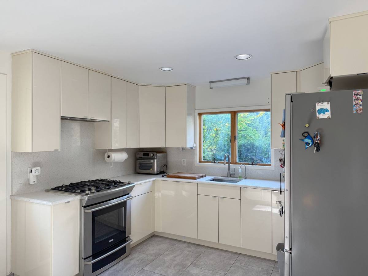 House for rent at 24 Palmer Ave, Tenafly, NJ 07670