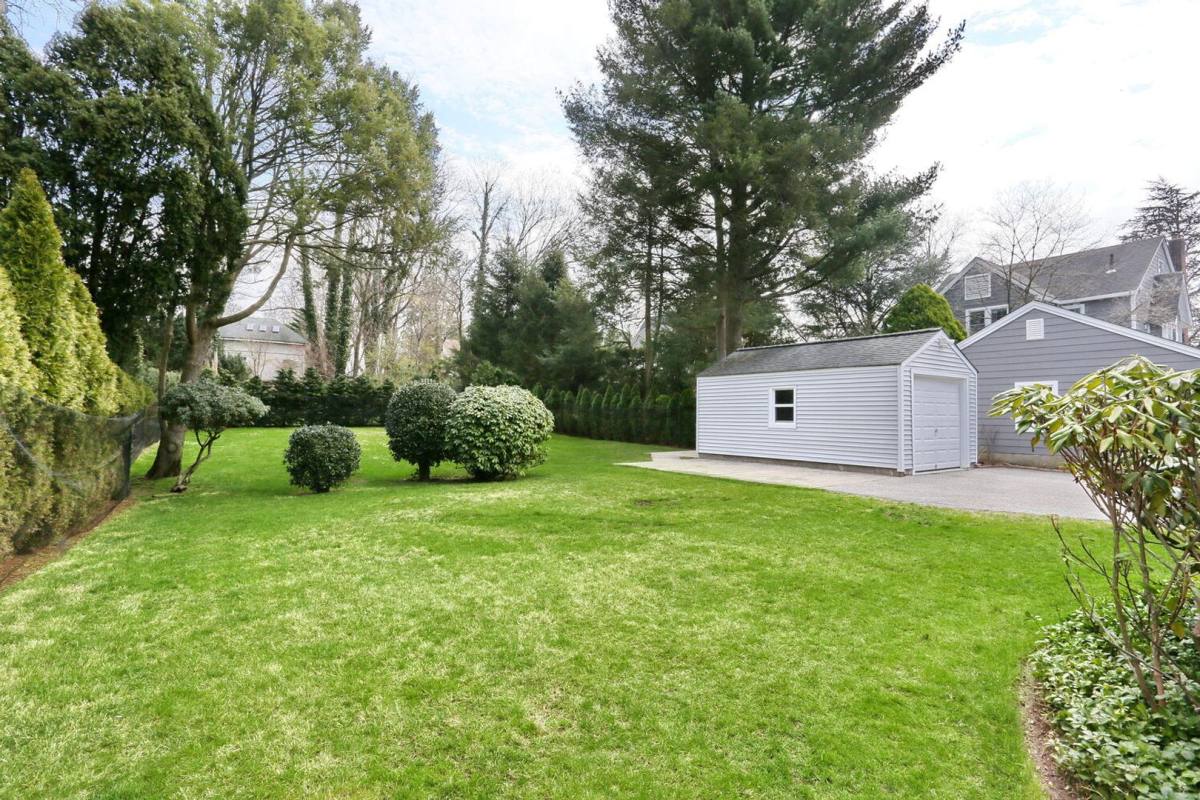 House for rent at 24 Palmer Ave, Tenafly, NJ 07670