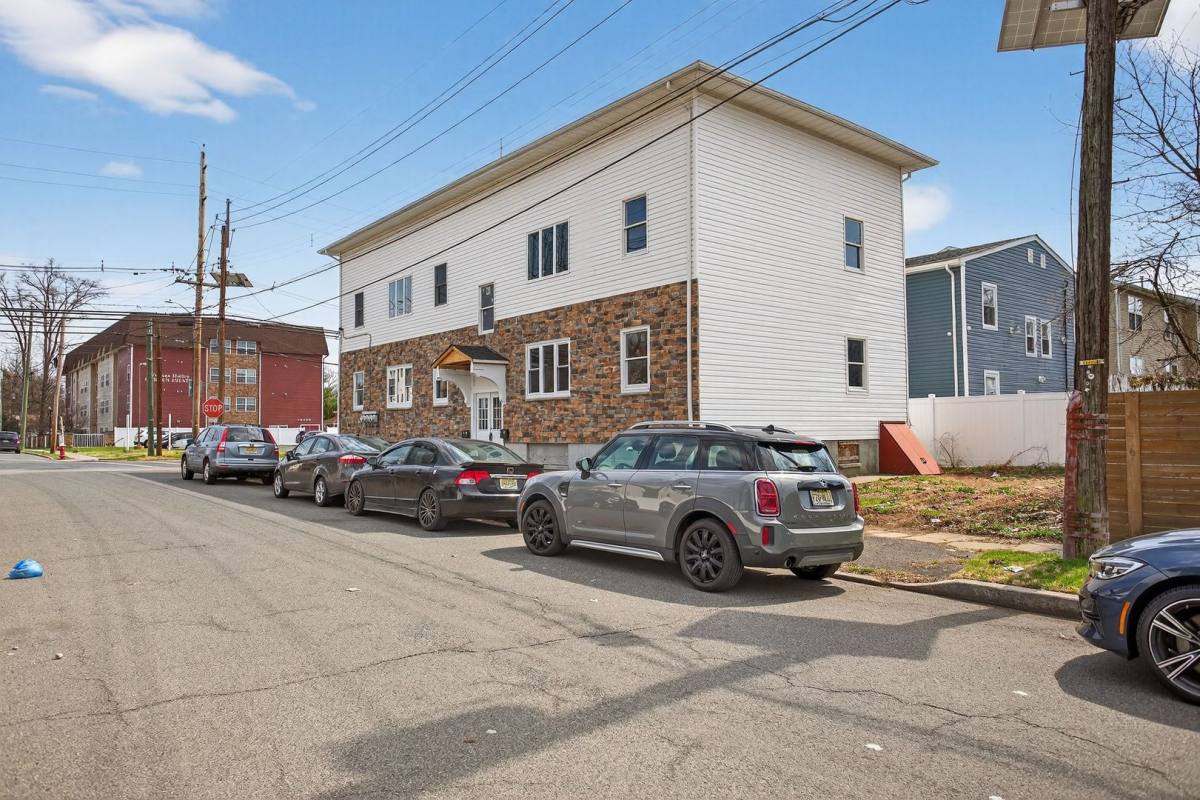 Apartment for rent at 378 Grand St, Roselle, NJ 07203