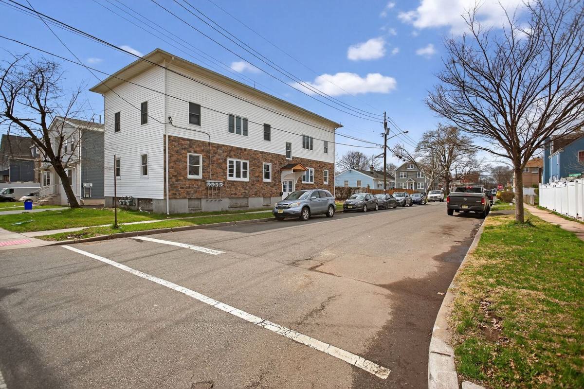 Apartment for rent at 378 Grand St, Roselle, NJ 07203