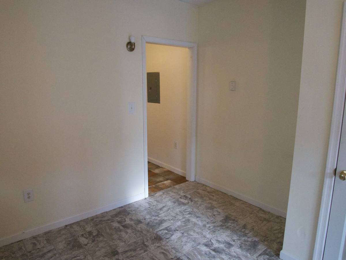 Apartment for rent at 422 S St, Jim Thorpe, PA 18229