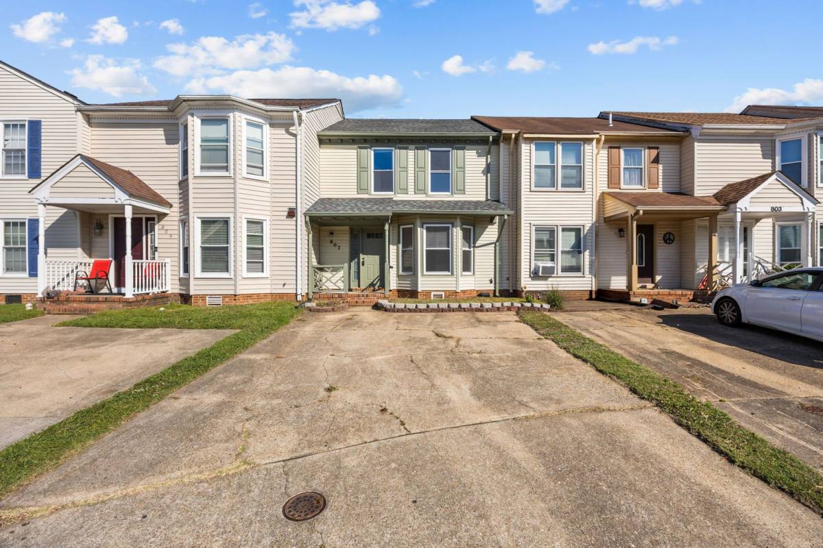 Townhouse for rent at 807 Foxmoore Court, Virginia Beach, VA 23462