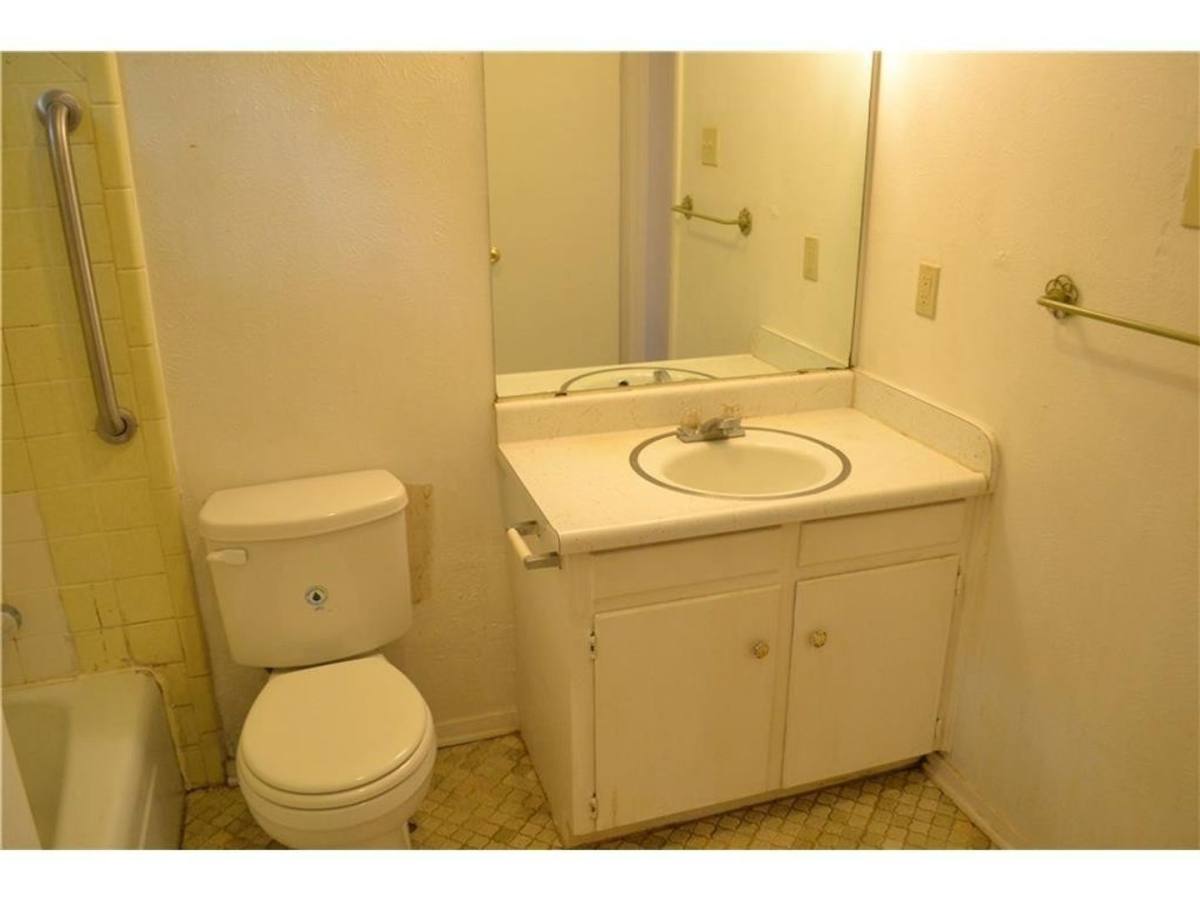 Apartment for rent at 1107 N Locust St, Denton, TX 76201
