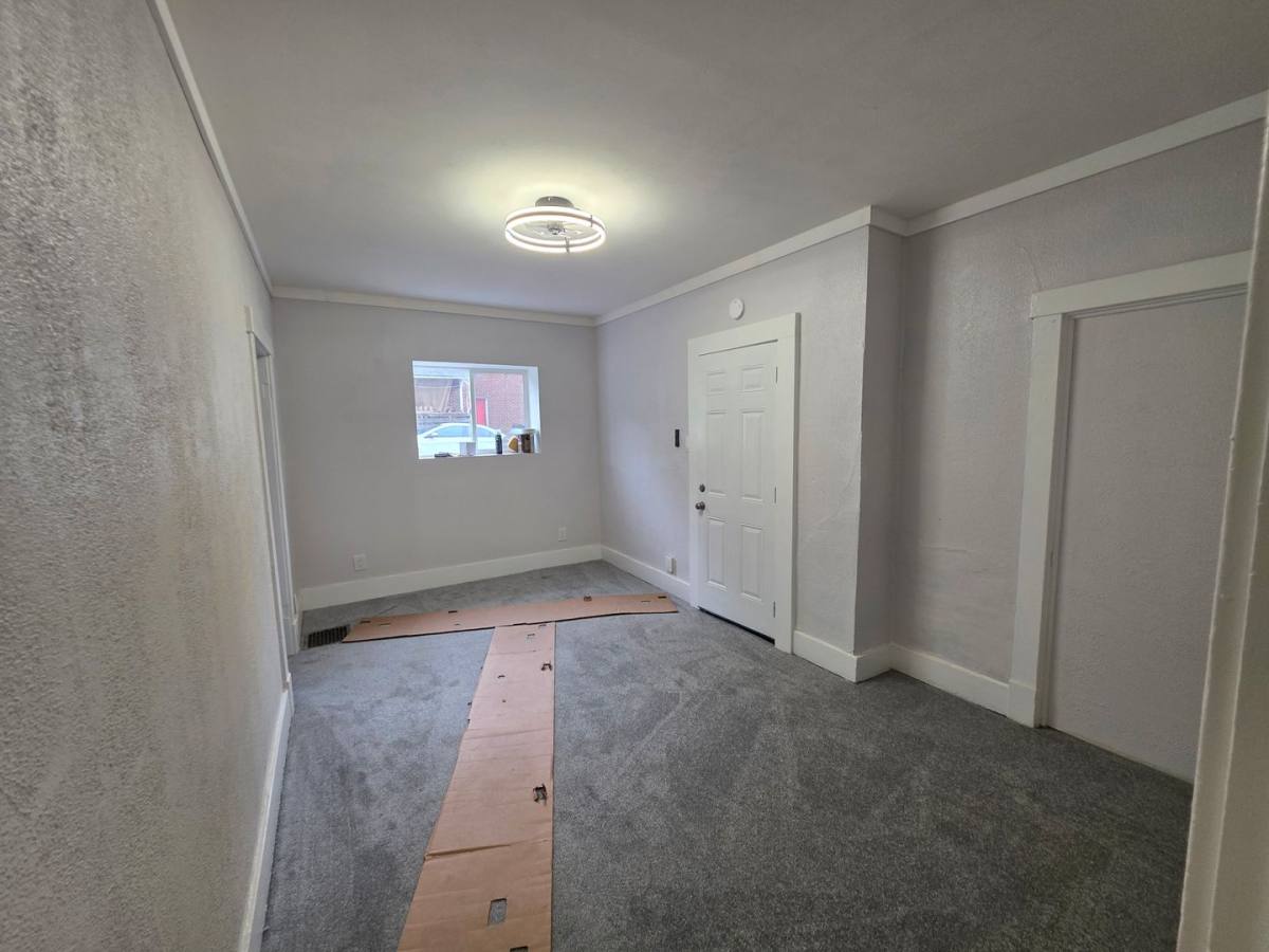 Apartment for rent at 1600 Woodmont Ave, New Kensington, PA 15068