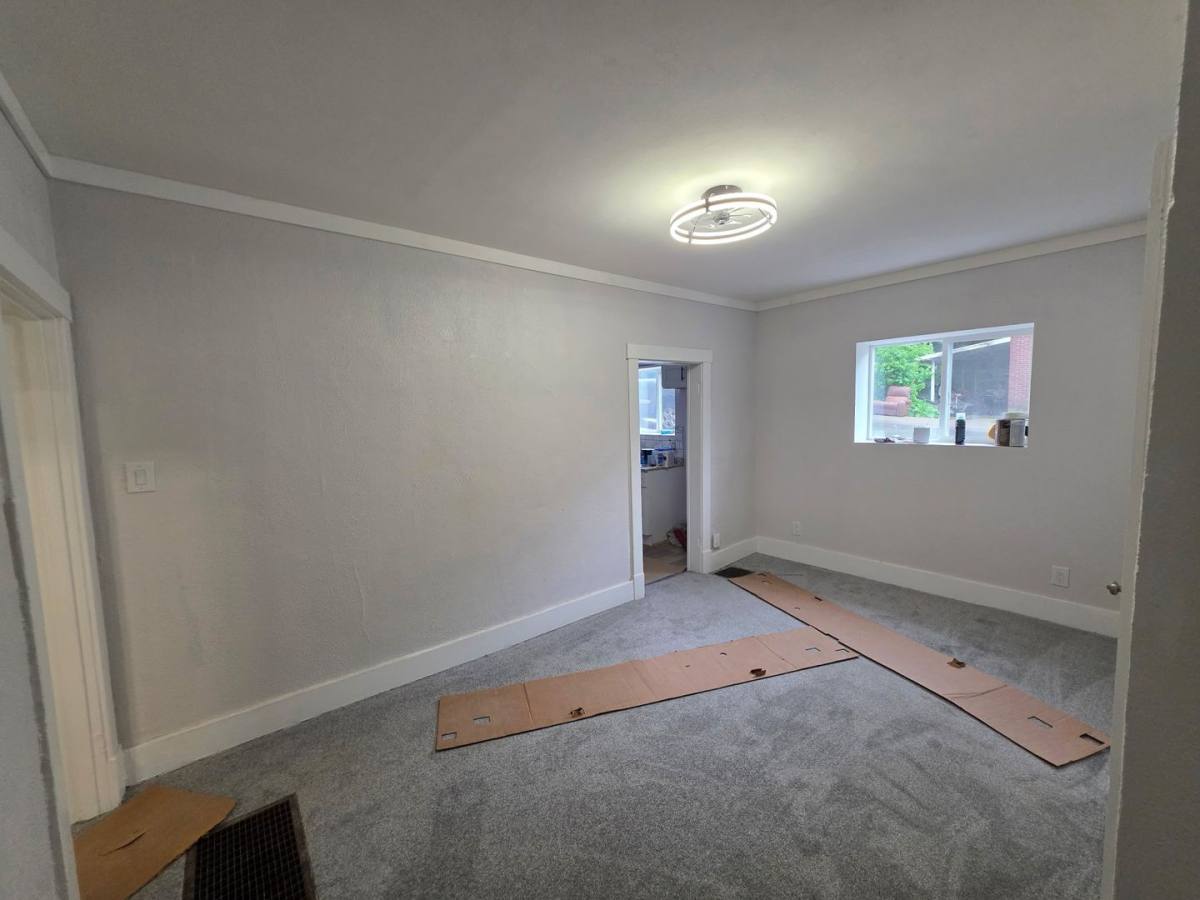 Apartment for rent at 1600 Woodmont Ave, New Kensington, PA 15068