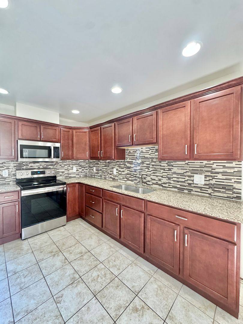 Apartment for rent at 21 W Main St, Macungie, PA 18062