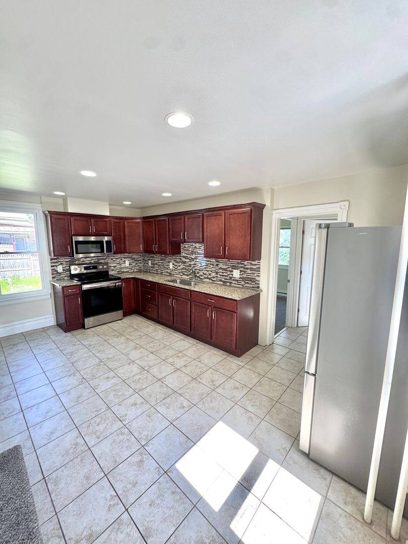 Apartment for rent at 21 W Main St, Macungie, PA 18062