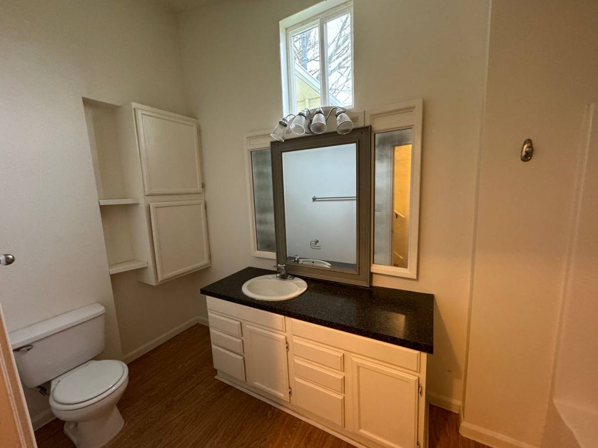 House for rent at 1560 NE Winter St, Roseburg, OR 97470