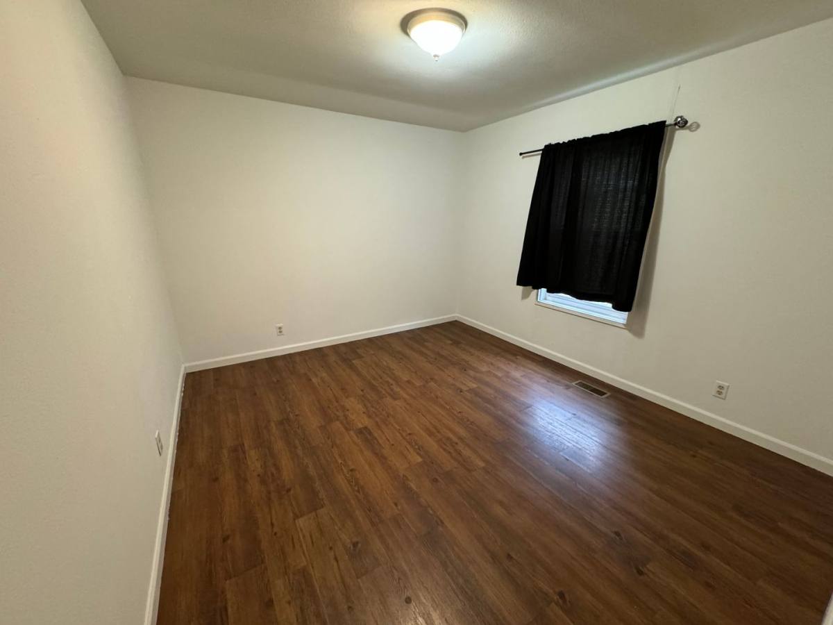 House for rent at 1560 NE Winter St, Roseburg, OR 97470