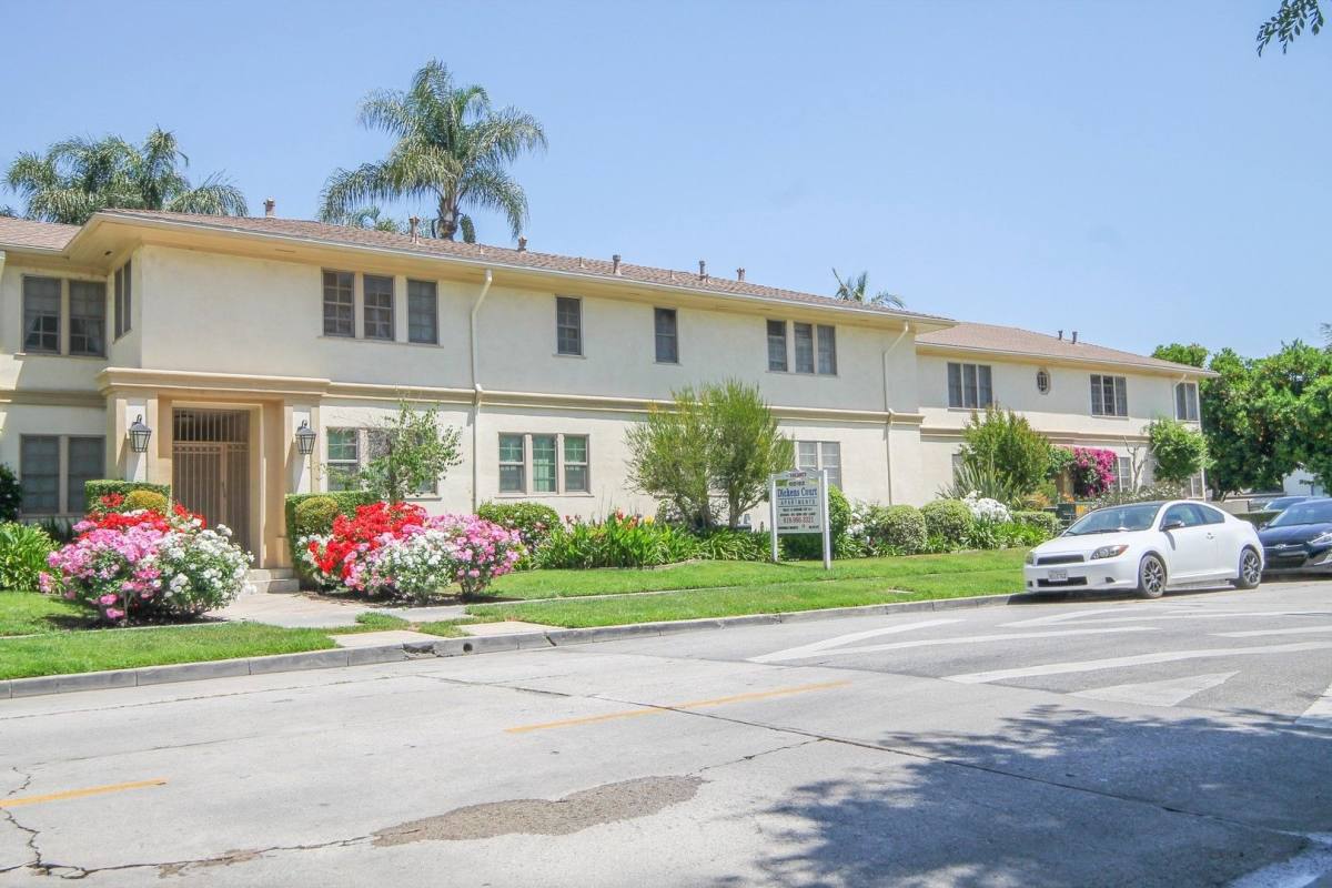 Apartment for rent at 15127-37 Dickens St, Sherman Oaks, CA 91403