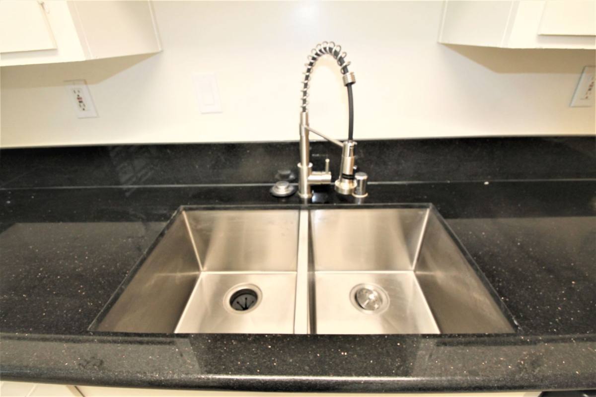 Apartment for rent at 15127-37 Dickens St, Sherman Oaks, CA 91403