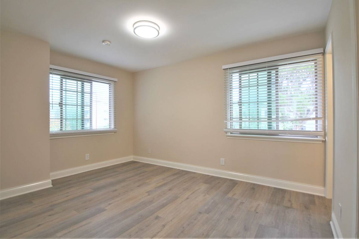 Apartment for rent at 15127-37 Dickens St, Sherman Oaks, CA 91403