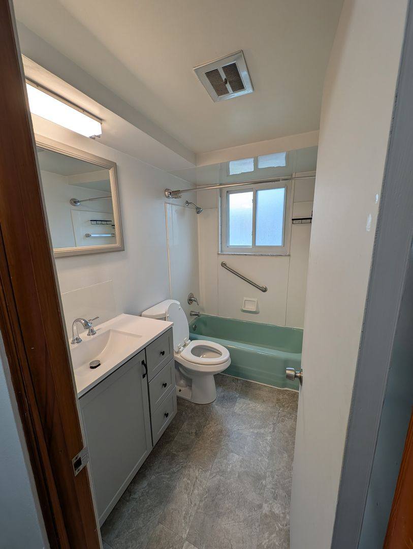 Apartment for rent at 5 Grant St, Greensburg, PA 15601