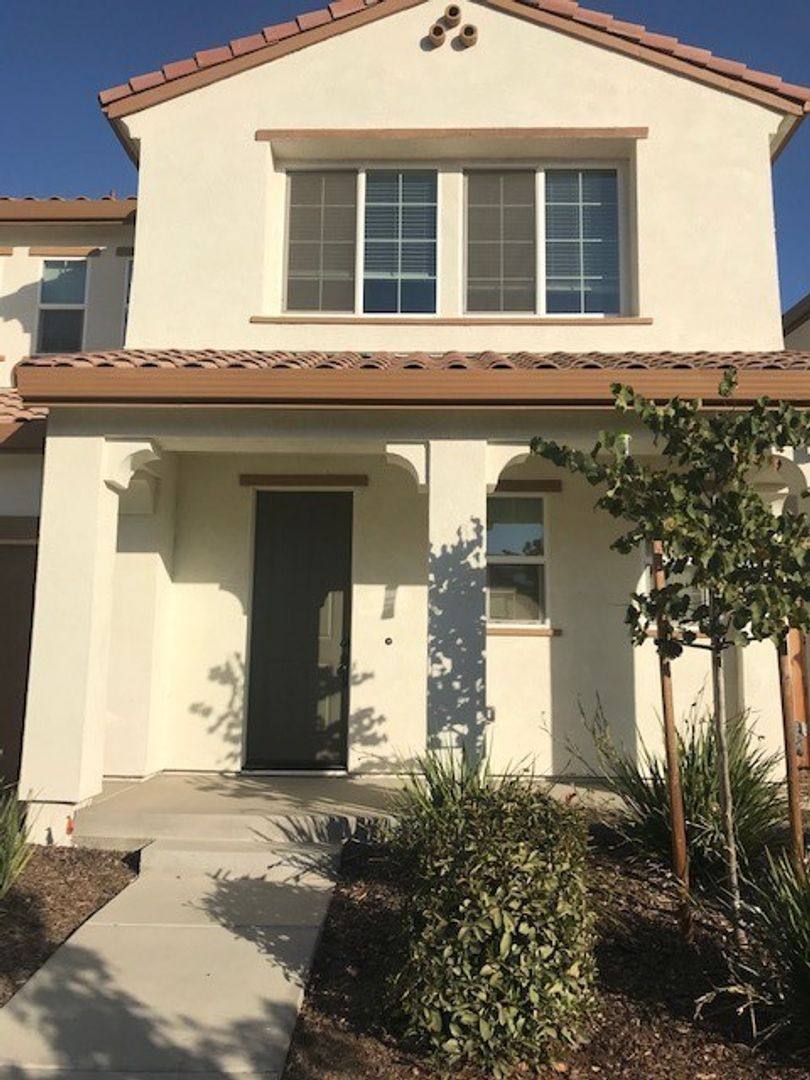 House for rent at 3828 Aircraft Way, Sacramento, CA 95834