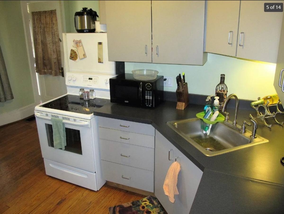 Apartment for rent at 1015 Park Ave, Rochester, NY 14610