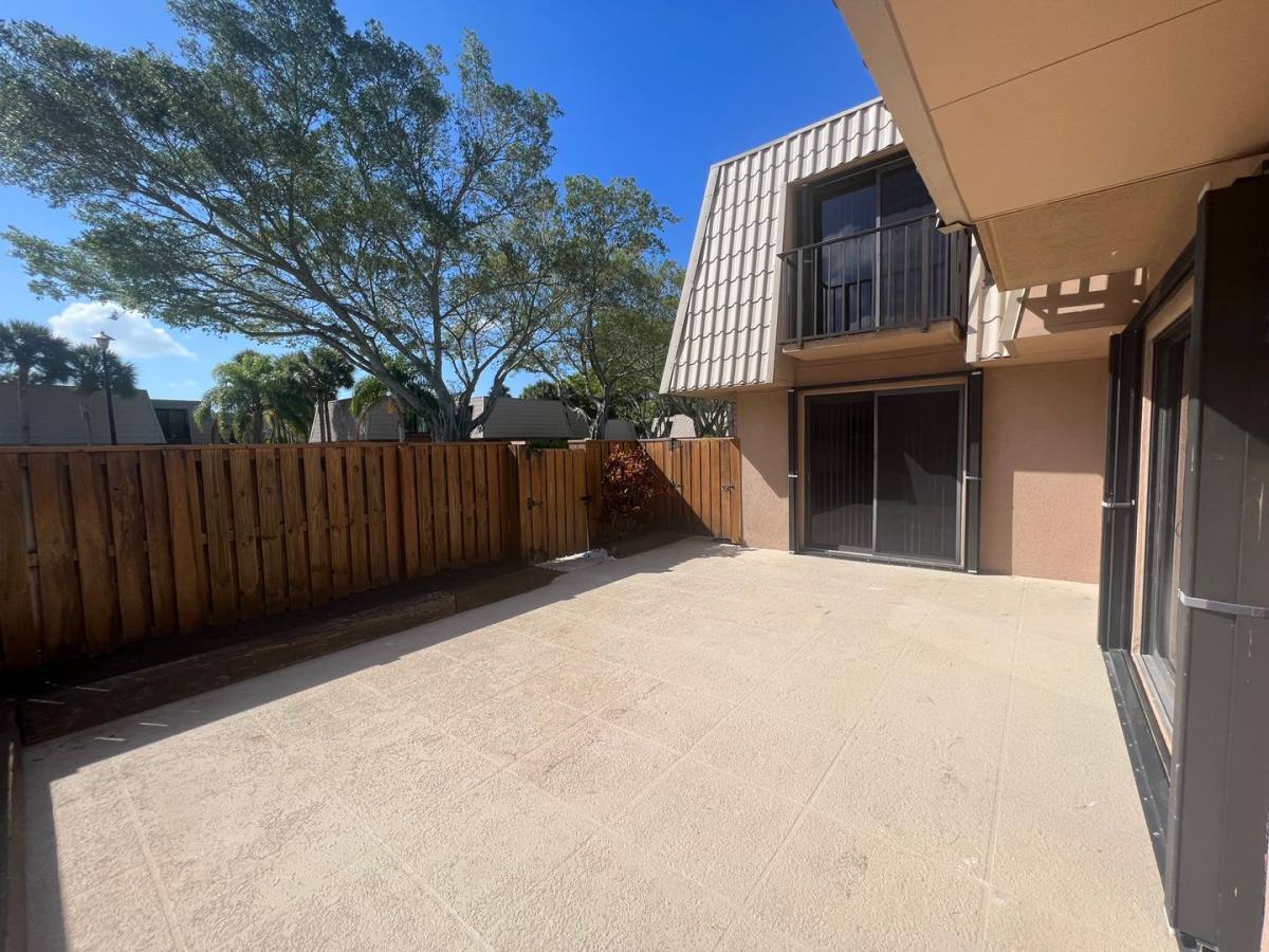 Townhouse for rent at 5714 57th Way, West Palm Beach, FL 33409