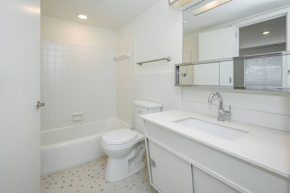 Apartment for rent at 1201 33rd St S, Birmingham, AL 35205