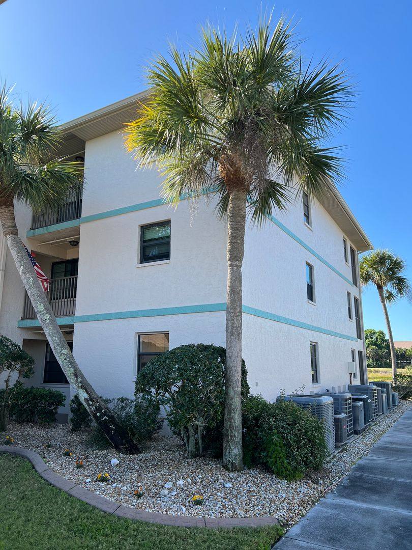 Apartment for rent at 175 Kings Hwy, Bldg #10, Punta Gorda, FL 33983